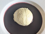 Soupe de myrtilles et glace à la vanille
