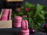 Macarons Chocolat Blanc et Cerise pour octobre rose