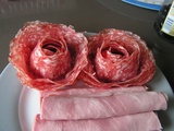 Roses en chiffonnade de salami