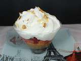 Trio compote de rhubarbe, fraises et chantilly