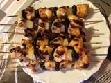 Brochettes poulet pruneaux ananas