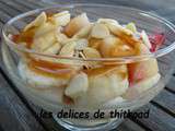 Coupe de fruits au fromage blanc et caramel