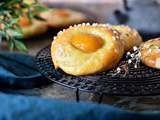 Brioches aux abricots moelleuses