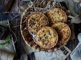 Tartelettes aux poireaux, fromage et olives