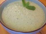 Soupe froide de concombre à la menthe