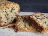 Cake aux noisettes et pépites de chocolat noir