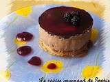 Entremet croquant praliné, mousse chocolat et miroir de mûres