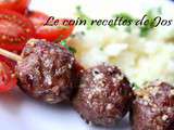 Brochettes de boulettes, érable et ail