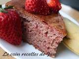 Gâteau à  la confiture de fraises et aux bananes