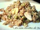 Riz frit au poulet et petits pois