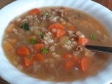 Soupe à l'orge et au boeuf haché