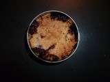 Crumble aux mures-prunes et chocolat