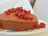 Gâteau de semoule au yaourt, crème anglaise et groseilles