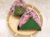 Onigiri à la périlla et à l’umeboshi シソと梅干しのおにぎり