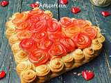 Tarte en forme de coeur et pommes en boutons de roses