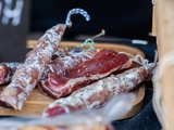 Cuisiner avec une trancheuse à saucisson : astuces et conseils