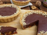 Tartelettes aux noix, caramel miso et chocolat noir