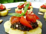 Toasts polenta, pesto de basilic et tomates fraîches