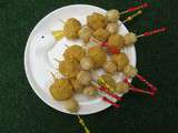 Brochettes de foie gras aux cacahuètes et biscuit gaufrette