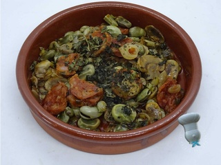 Fèves au chorizo, champignons et menthe