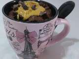 Mug cake chocolat noir, coeur coulant de peanut butter