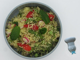 Salade de couscous, asperges, petits pois et fraises