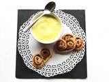 Velouté de chou fleur au curry, palmiers à la moutarde