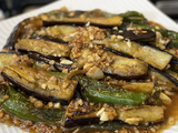 Aubergine et poivrons verts