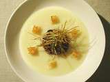 Potage Freneuse aux gésiers confits et julienne de poireaux frite