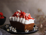 Cake au citron insert fraises chantilly au sureau