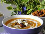 Entrée chaude : le velouté de butternut-carotte et ses croûtons de pain d'épices et morbier