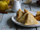 Samoussas de crêpes et sauce caramel au spéculos