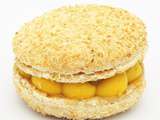 Macaron Coco Passion Ananas par Gontran Cherrier