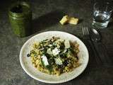 Pâtes au pesto de basilic maison, graines de courge rôties et parmesan