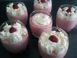 Verrine de mousse à la fraise