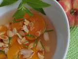 Soupe de pêches ou nectarines glacée à la verveine