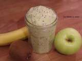 Smoothie vert bis: pomme grany, kiwi, banane