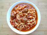 Soupe de tomates aux boulettes de boeuf et aux pâtes