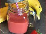 Smoothie fraise, pomme, banane