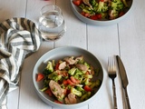 Salade de brocolis au poulet et tomates cerises