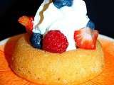 Baba au rhum et fruits rouges