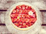 Tarte amandine aux fraises du jardin