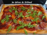 Pizza au jambon de parme et figues