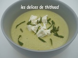 Velouté de fèves à la menthe