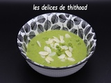 Velouté de petits pois et courgettes aux amandes et basilic