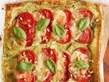 Tarte feuilletée au pesto, tomates et mozzarella