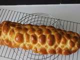 Participation au Meilleur Pâtissier du web avec la brioche a 8 tresses :)