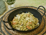 Pâtes aux crevettes et pesto d’ail des ours