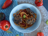 Boulettes d'aubergines et bucatini sauce tomate