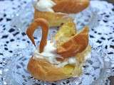 Daring bakers : cygne en pâte à choux, ganache montée au chocolat blanc et à la vanille, pommes caramélisées